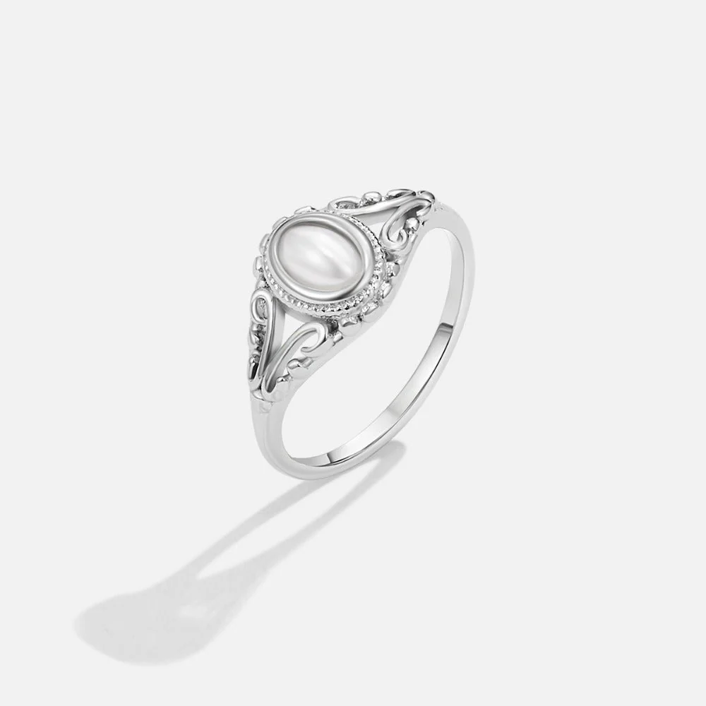 Silver Vintage Royal Pearl Ring - Image 3