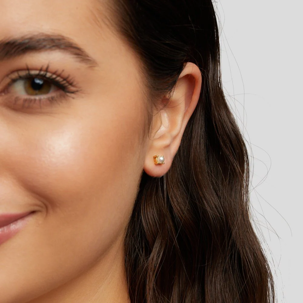 Sofia Pearl Stud Earrings - Image 3