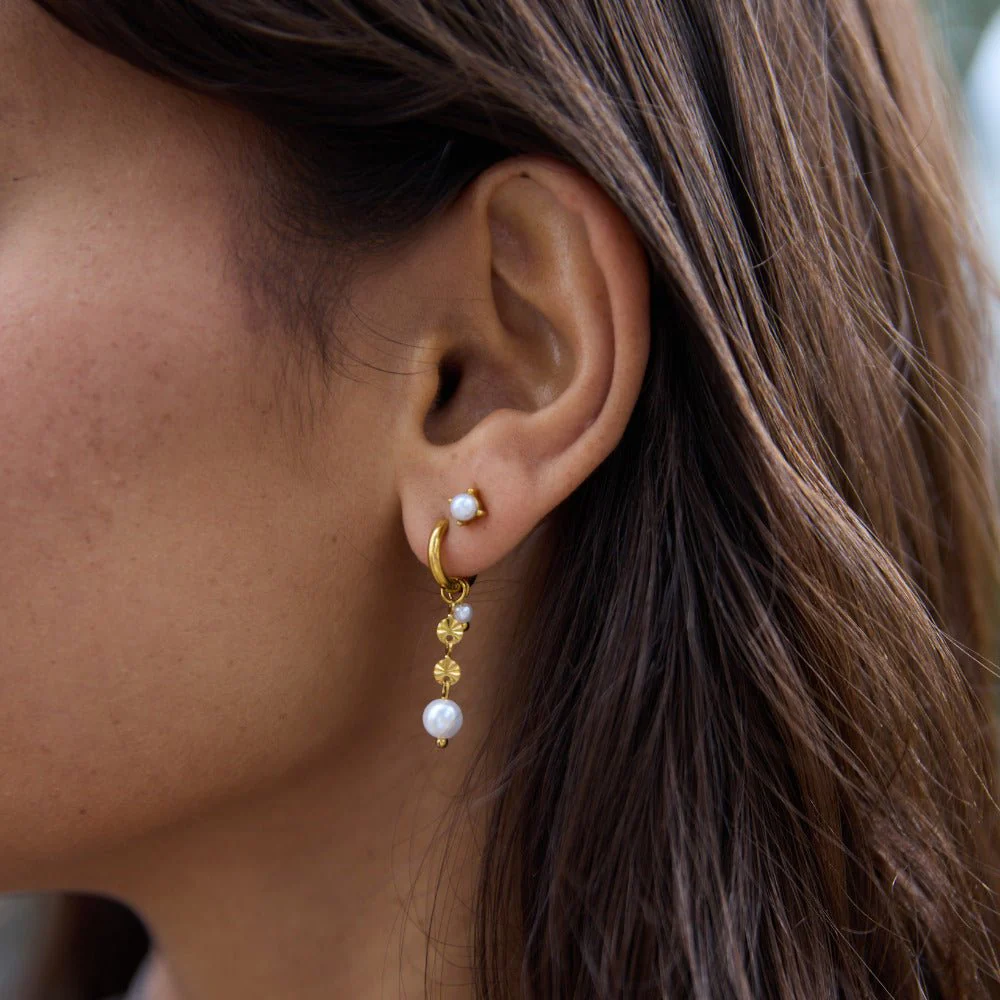 Sofia Pearl Stud Earrings - Image 5