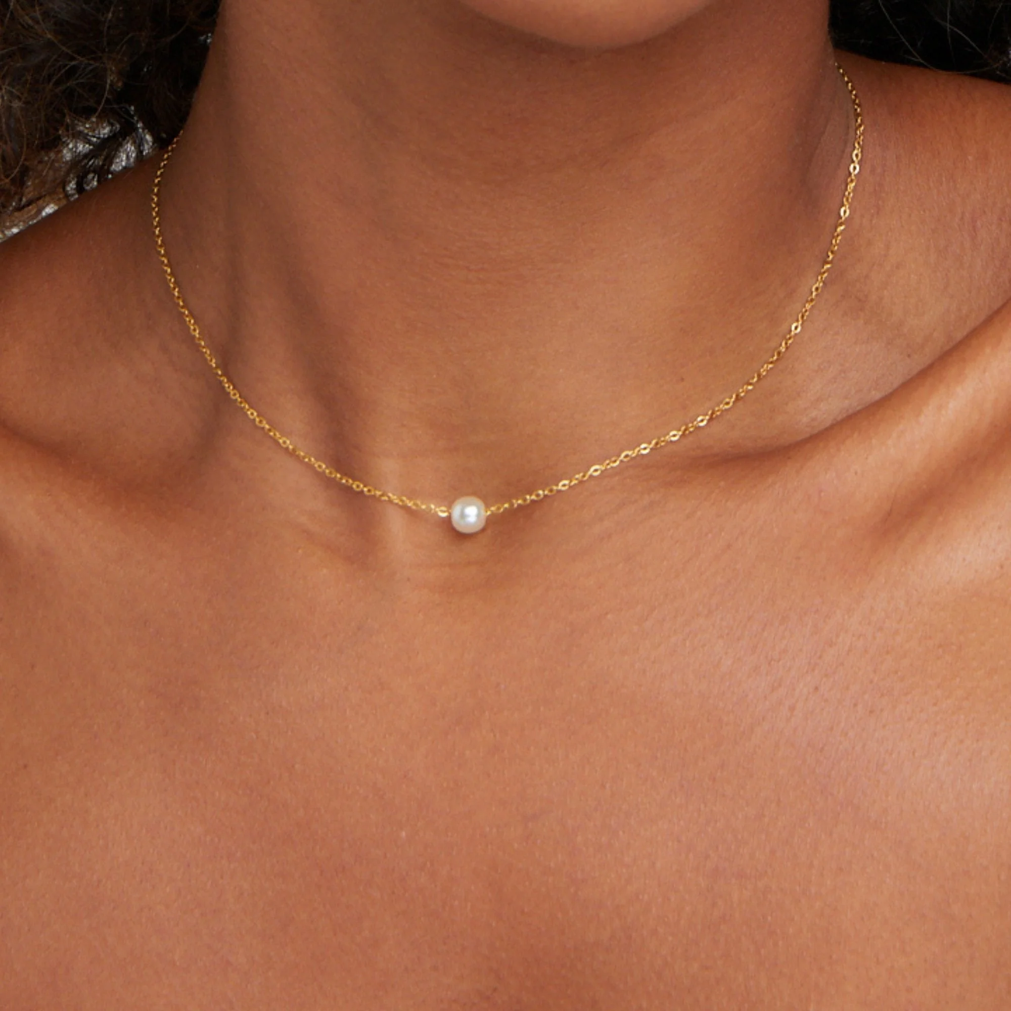 Solitaire Gold Pearl Necklace - Image 3