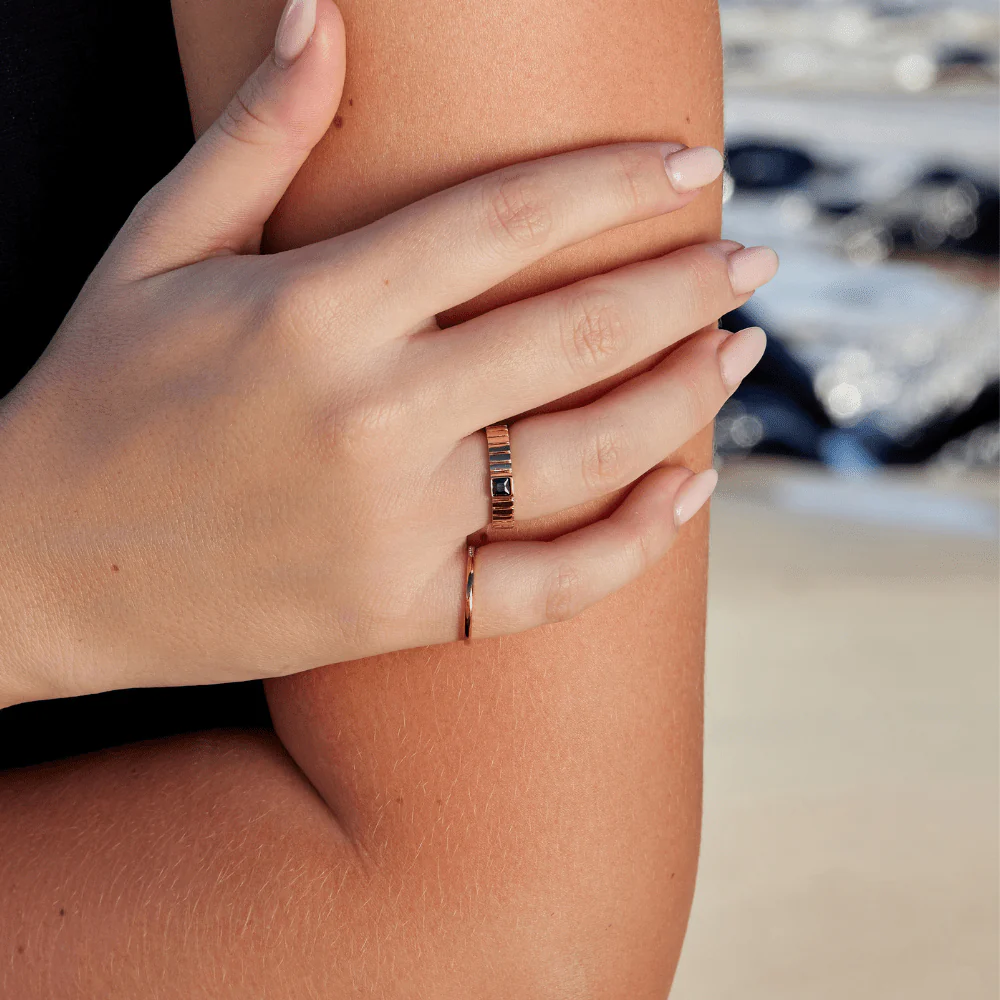Talia Black Gold Ring - Image 2