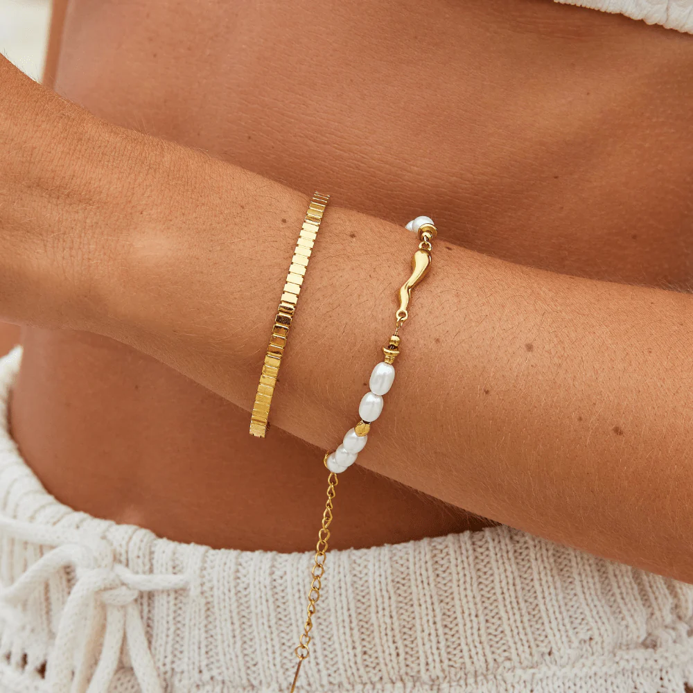 Tara Gold Bangle - Image 2