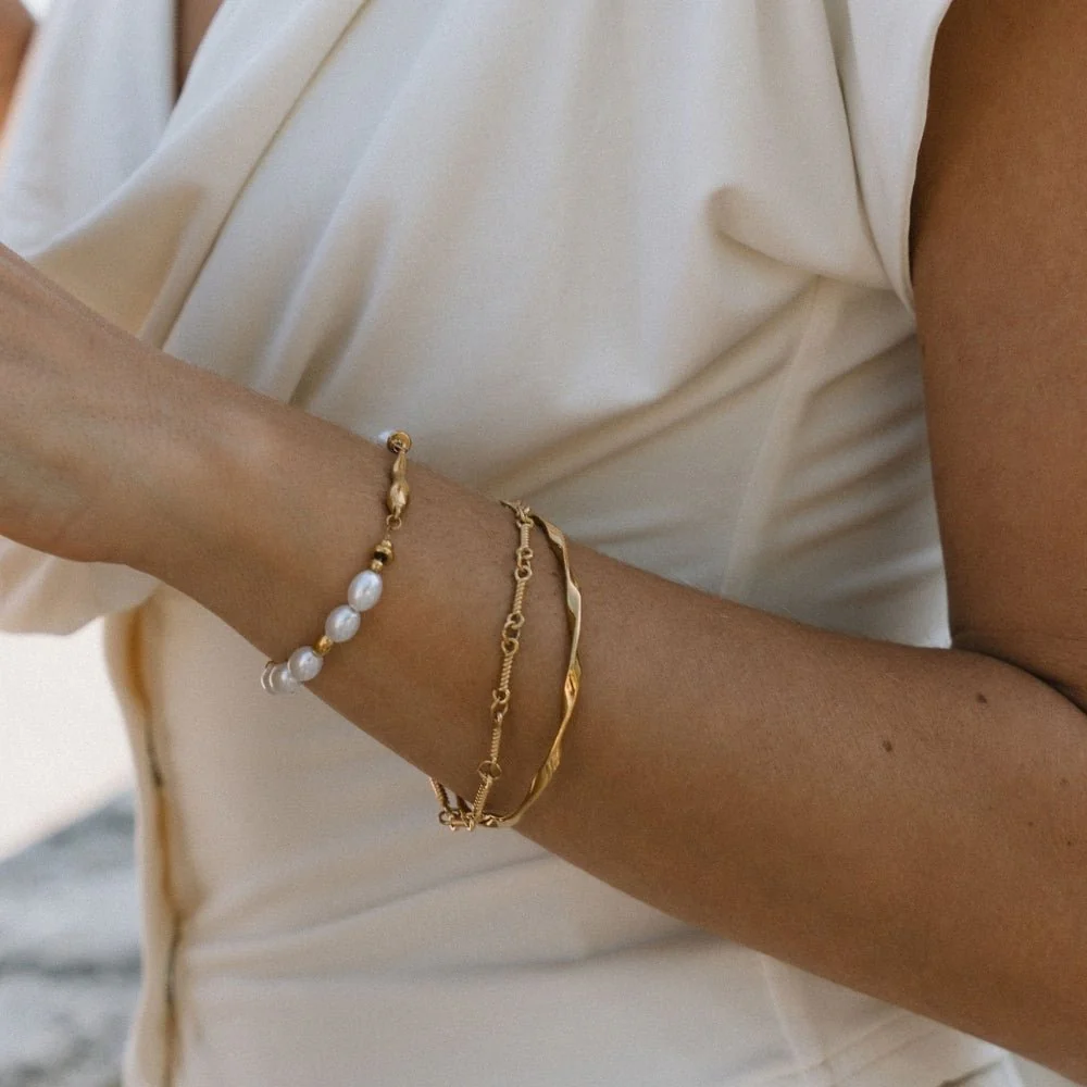 Twisted Imari Gold Bangle - Image 4