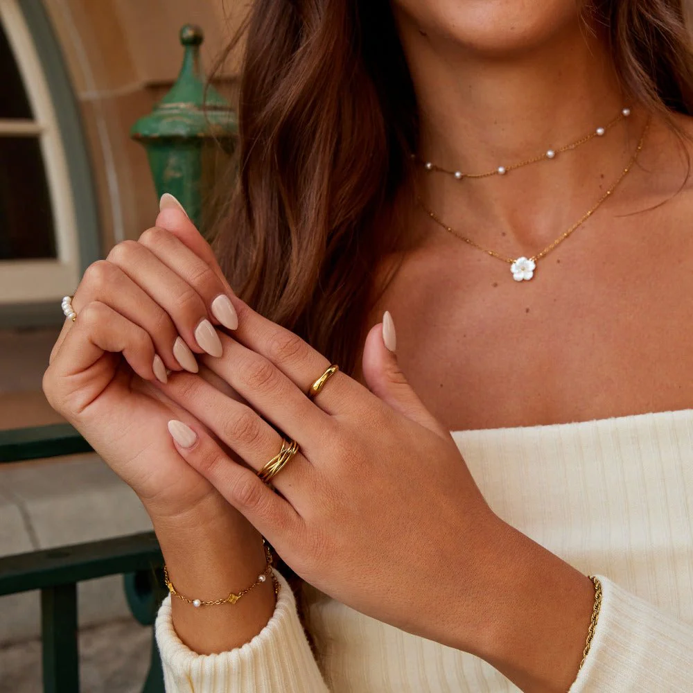 Twisted Mia Gold Ring - Image 4