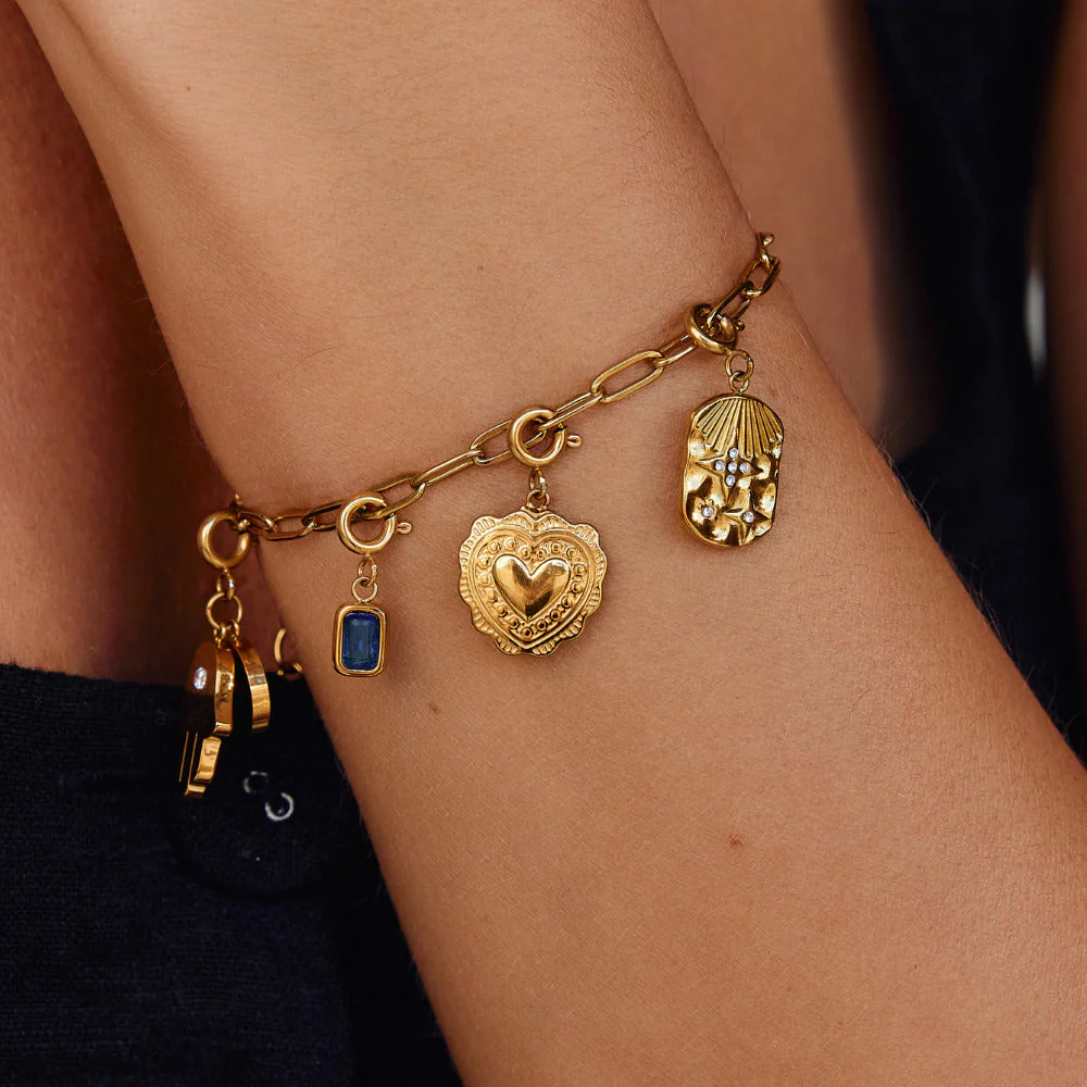 Vintage Gold Heart Charm - Image 2