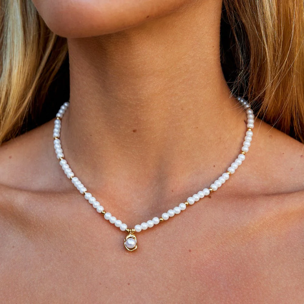 Vintage Golden Pearl Necklace - Image 2