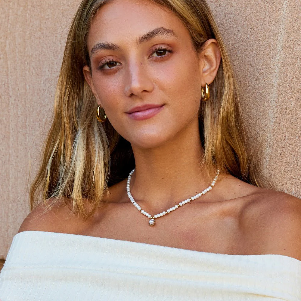 Vintage Golden Pearl Necklace - Image 7