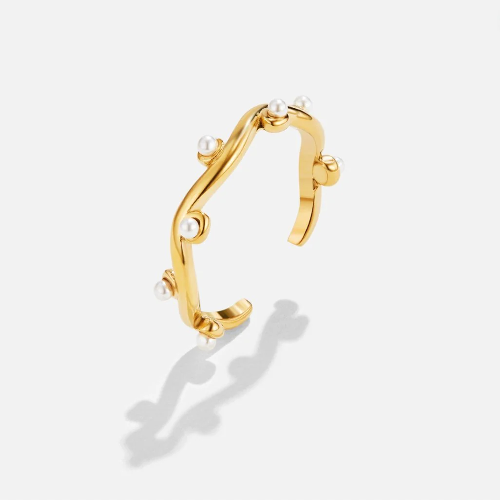 Wavey Pearl 18K Gold Ring - Image 3