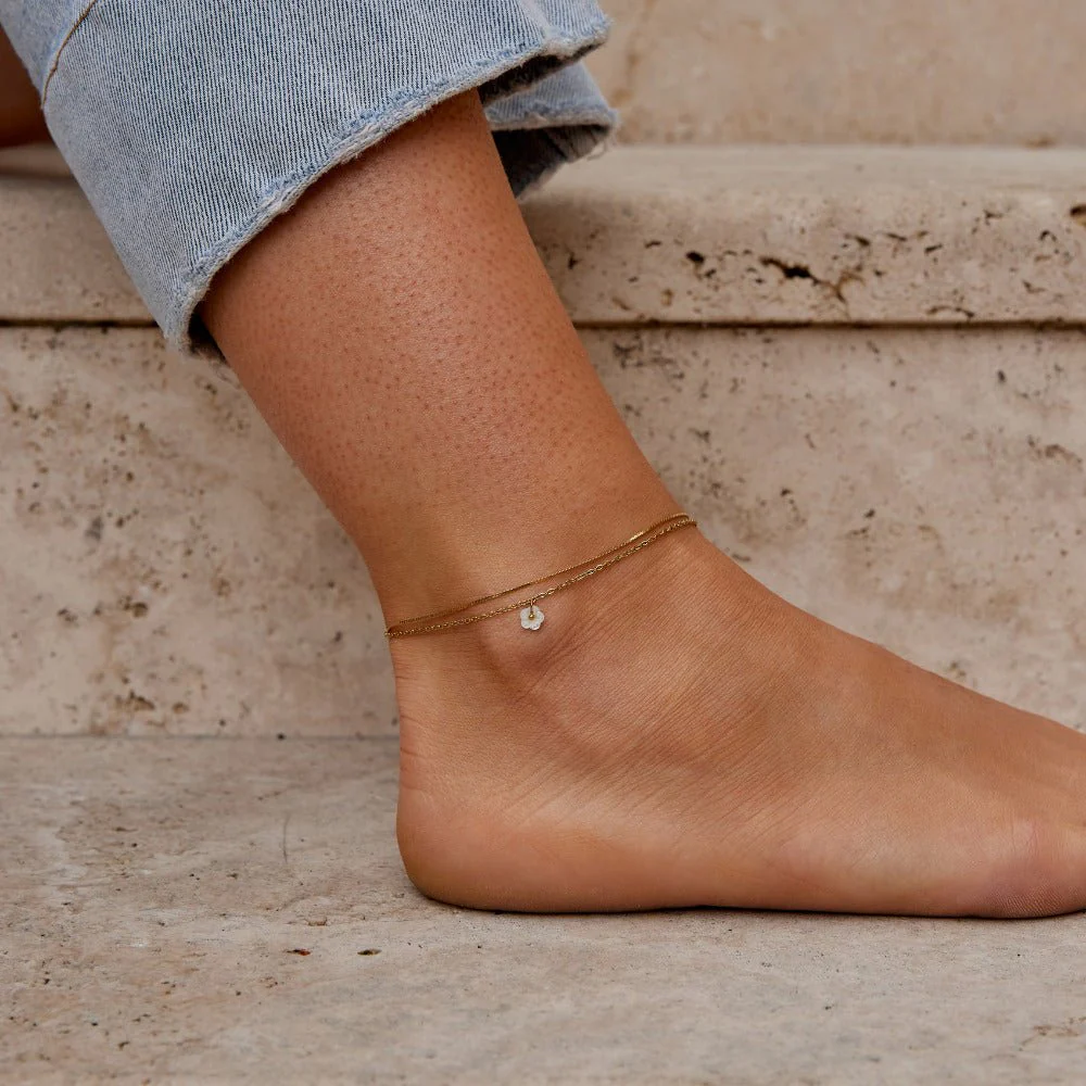 White Petal Shell Layered Anklet - Image 4