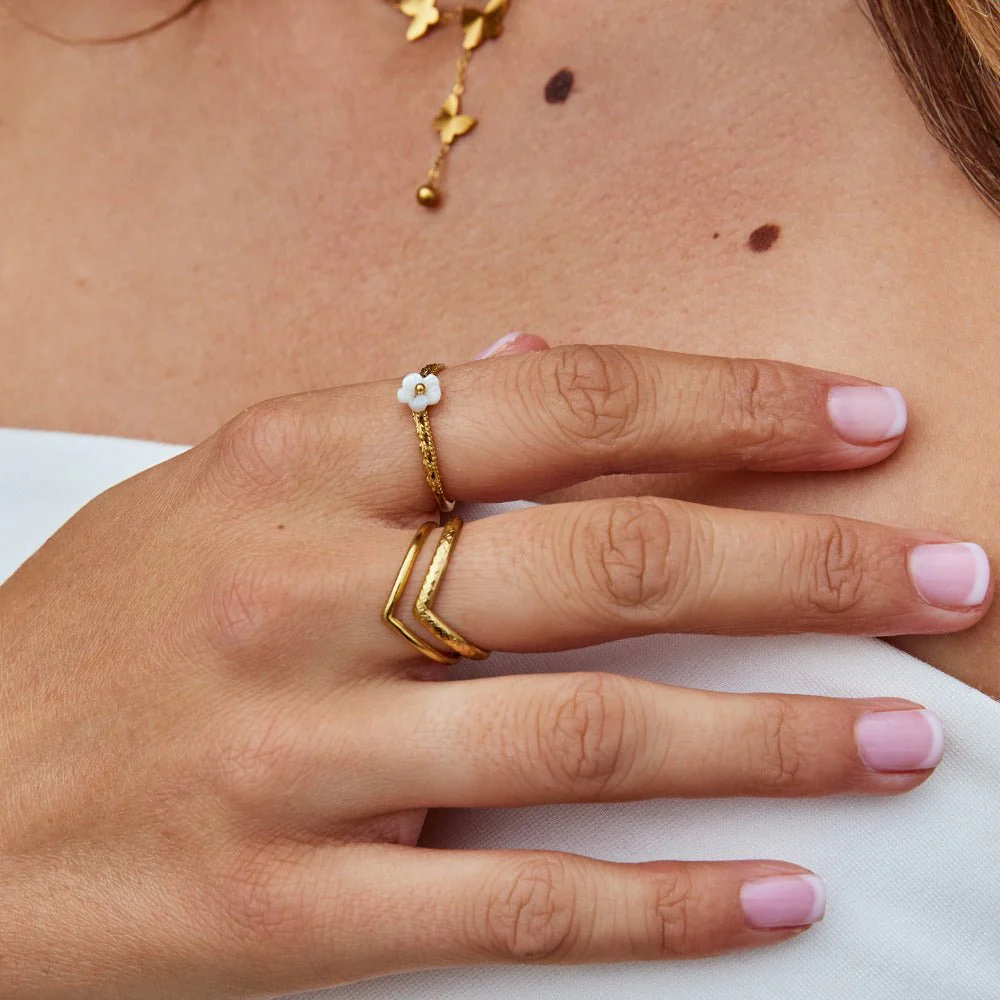 White Petal Shell Ring - Image 6