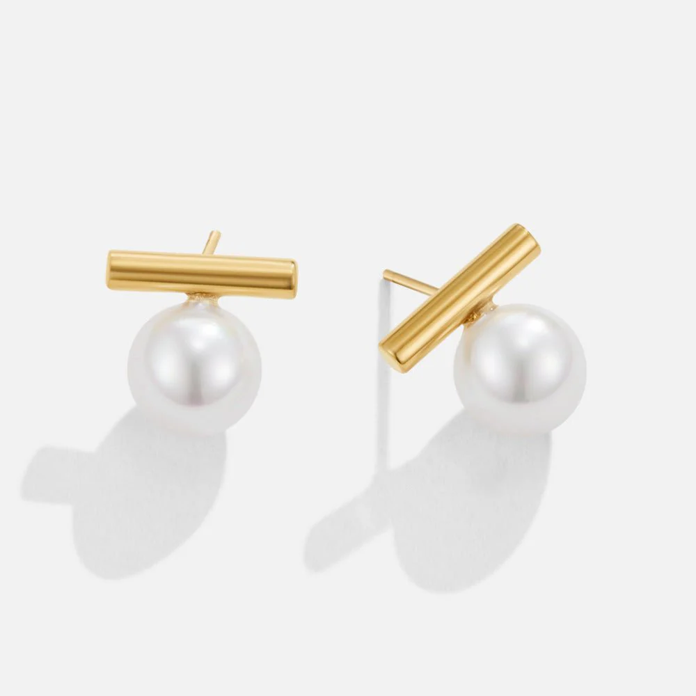 Yuna Pearl Stud Earrings - Image 3